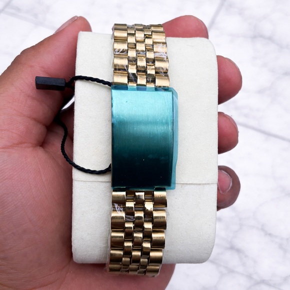 Gold-Tone Men’s Quartz Watch with Black Dial - Picture 2 of 2